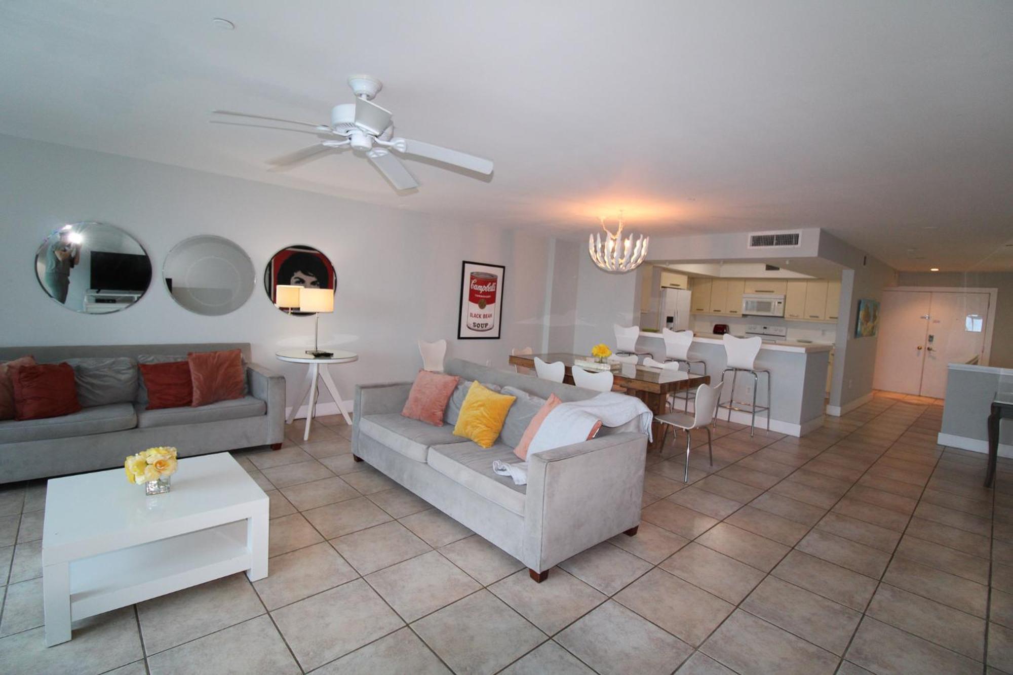 Castle Pavillon 8 Beachfront - Private Beach Access Loft With 2-Story, Pool, Tennis, Free Parking Access マイアミビーチ エクステリア 写真