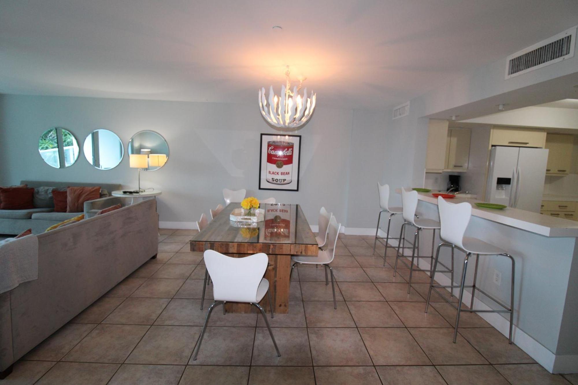 Castle Pavillon 8 Beachfront - Private Beach Access Loft With 2-Story, Pool, Tennis, Free Parking Access マイアミビーチ エクステリア 写真
