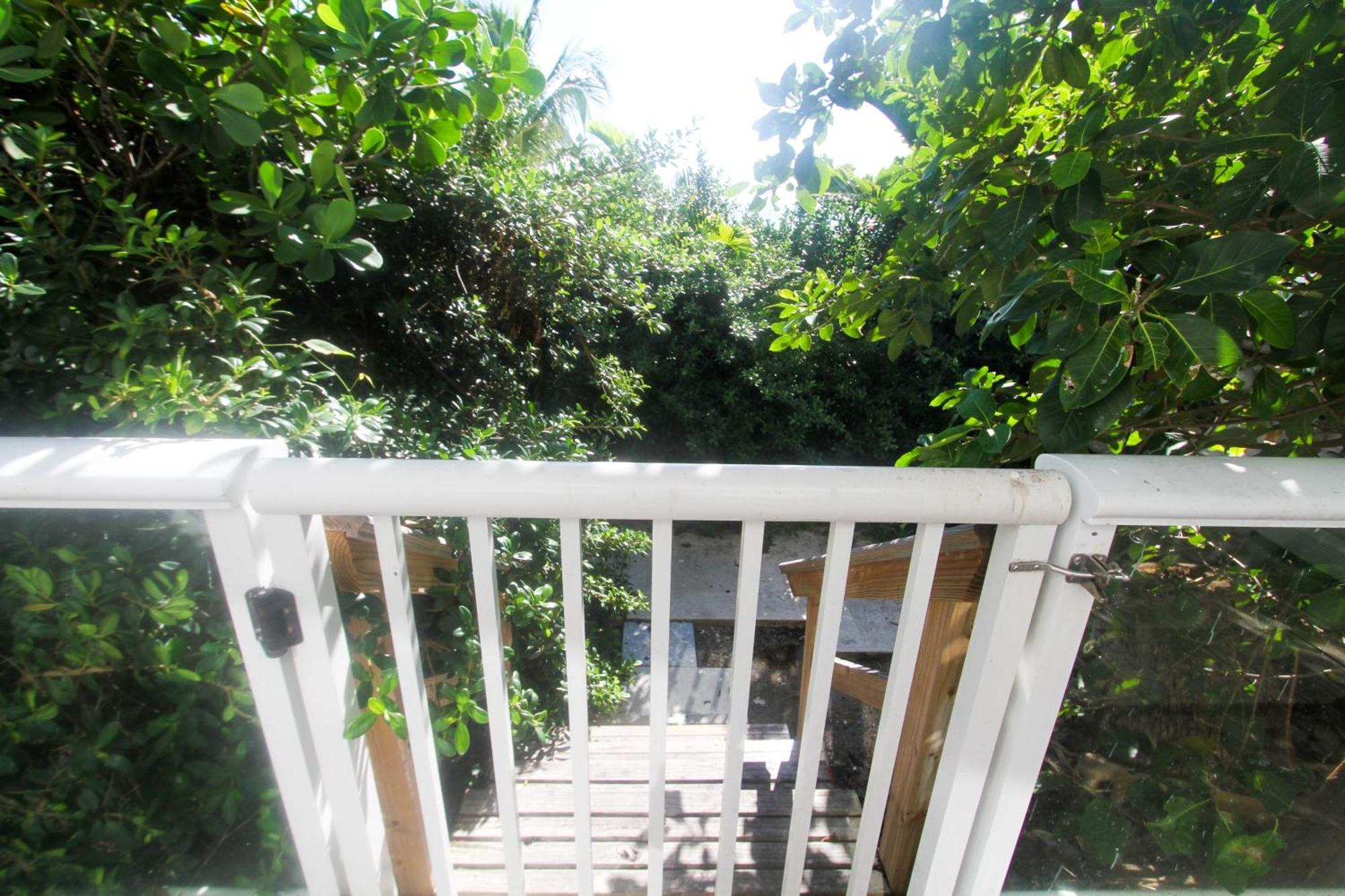Castle Pavillon 8 Beachfront - Private Beach Access Loft With 2-Story, Pool, Tennis, Free Parking Access マイアミビーチ エクステリア 写真