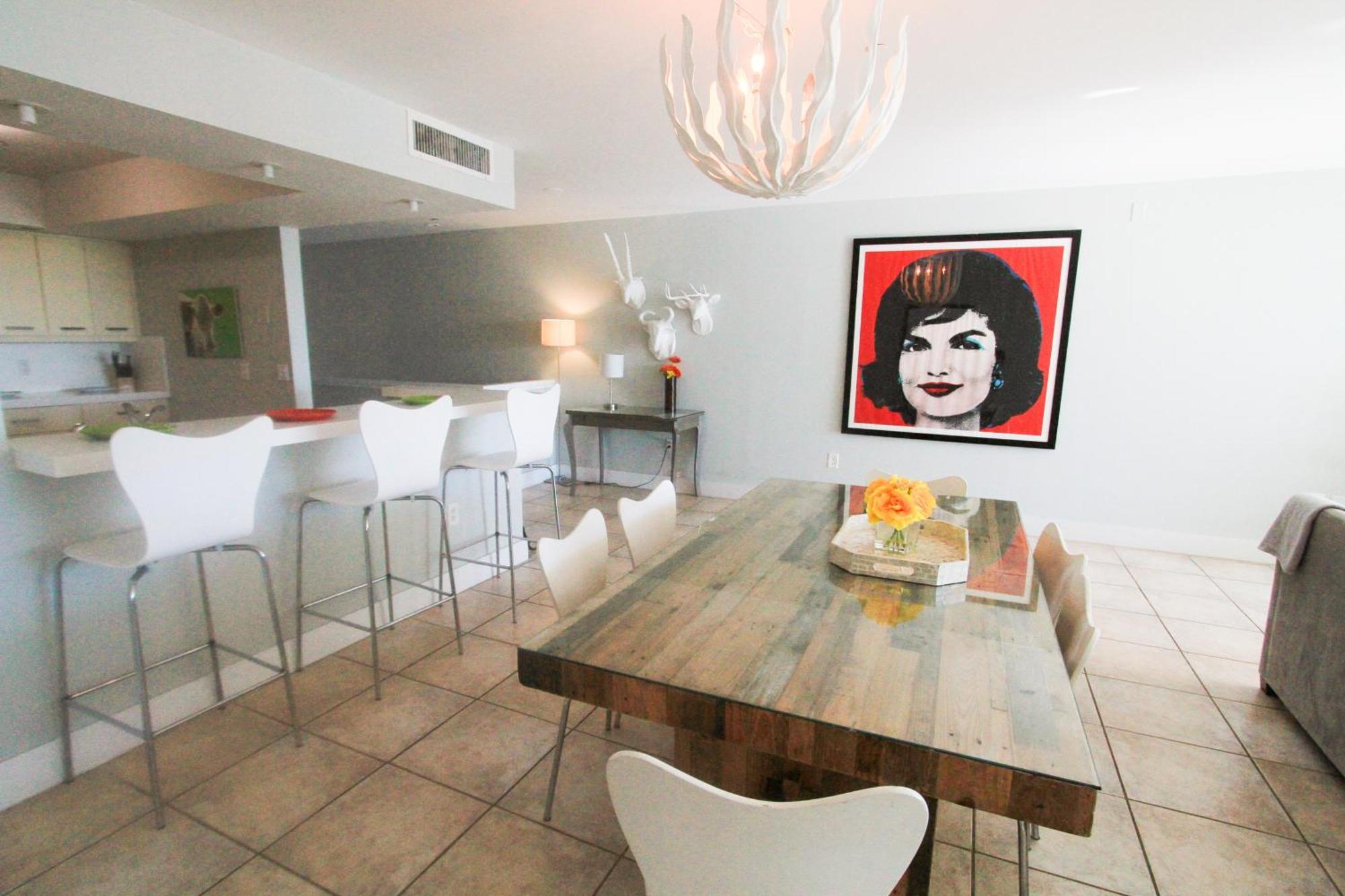 Castle Pavillon 8 Beachfront - Private Beach Access Loft With 2-Story, Pool, Tennis, Free Parking Access マイアミビーチ エクステリア 写真