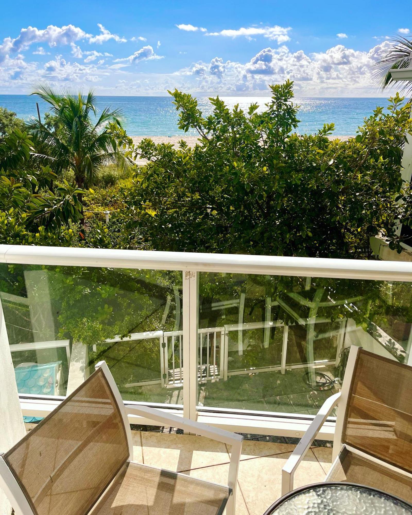 Castle Pavillon 8 Beachfront - Private Beach Access Loft With 2-Story, Pool, Tennis, Free Parking Access マイアミビーチ エクステリア 写真